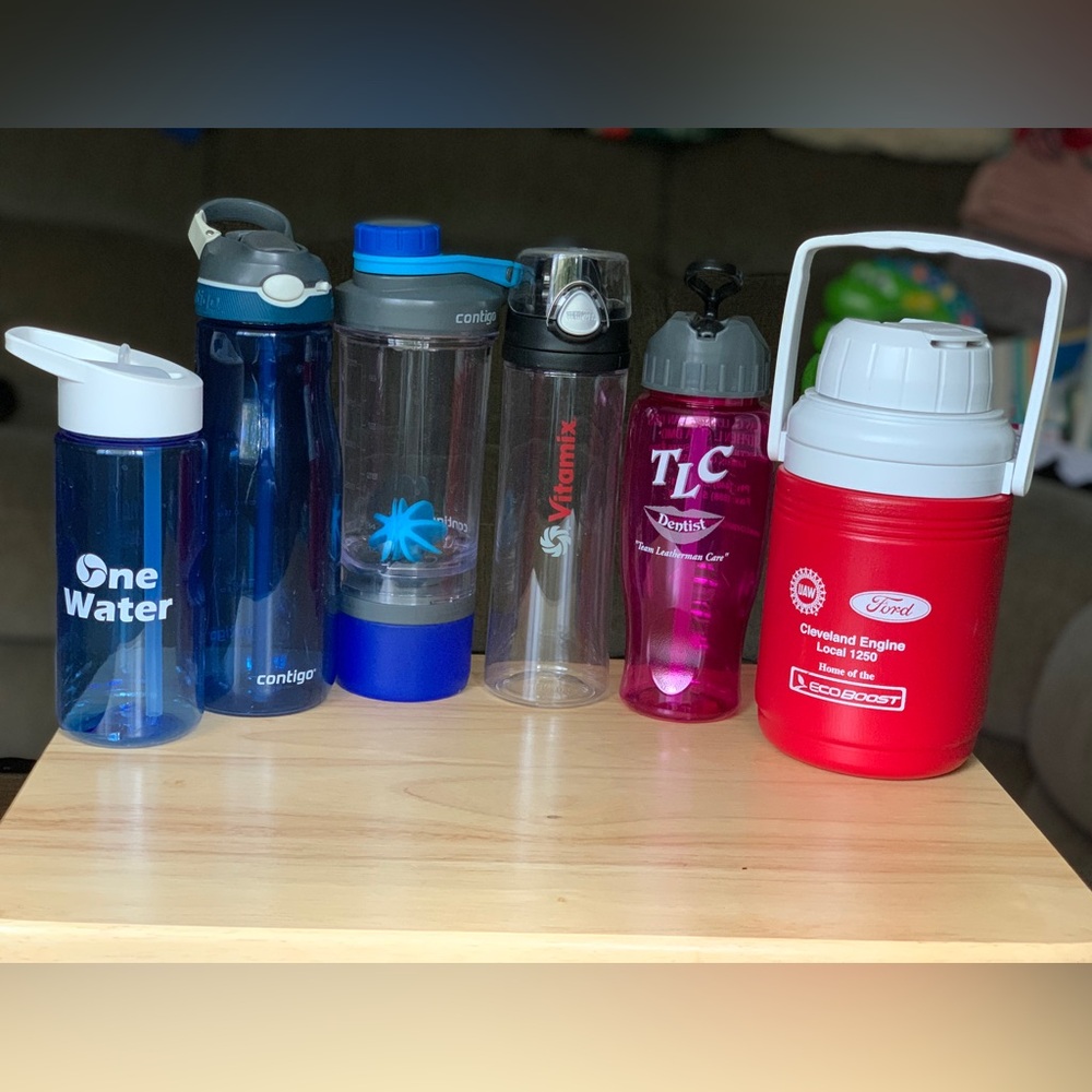 Water Bottle Lot ( Contigo, Vitamix , Coleman )